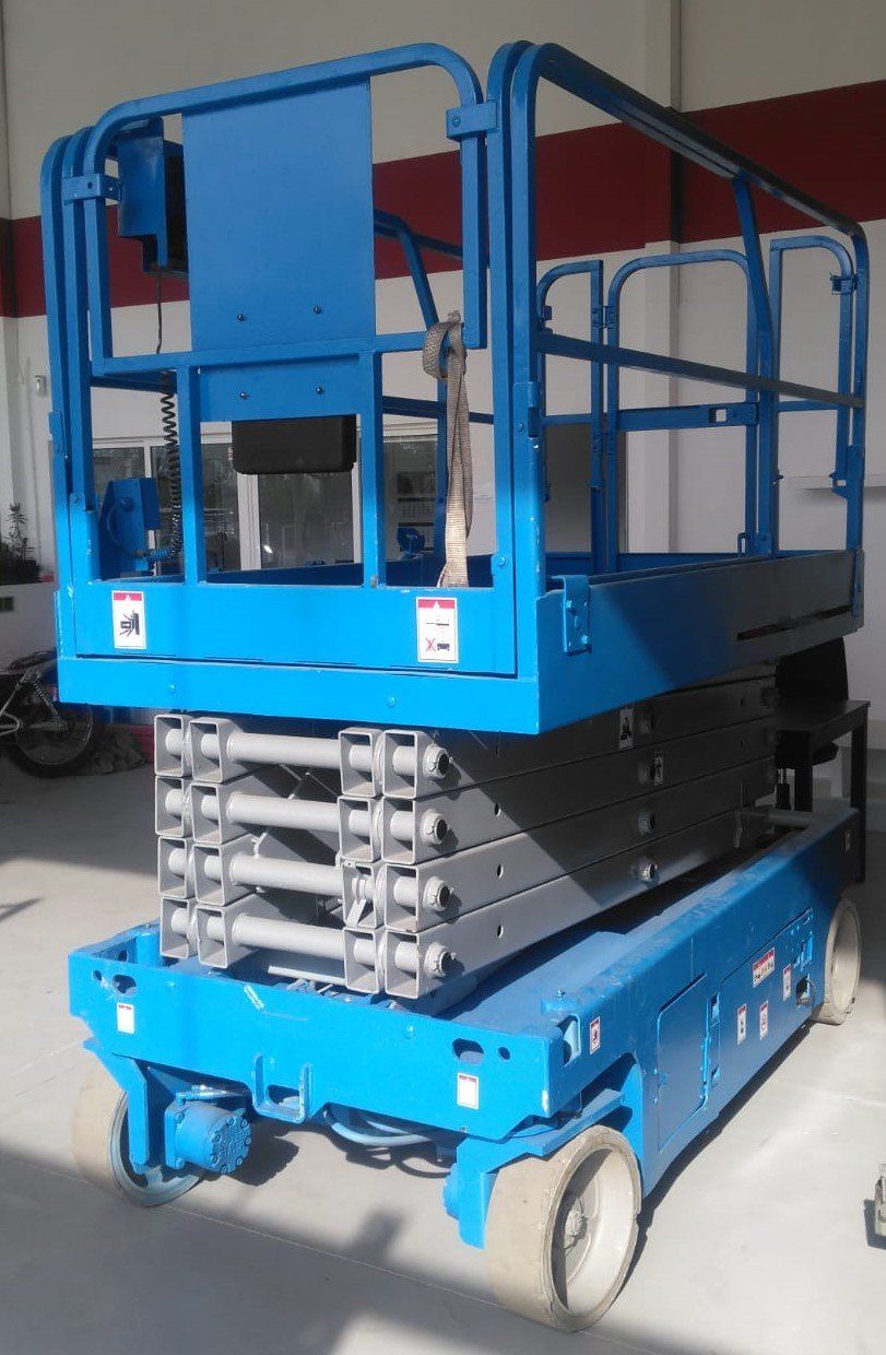 Tijera elevadora GENI 12m